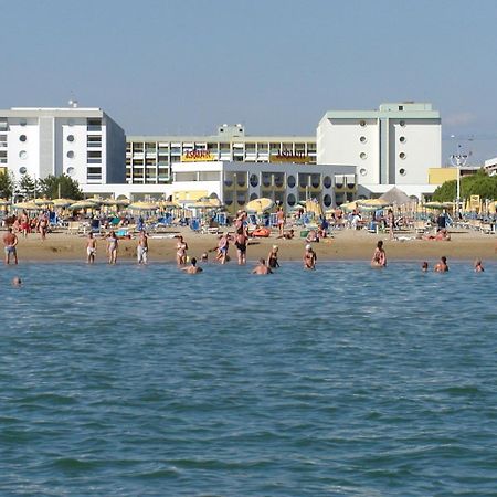 Complesso Solarium Apartamento Bibione Exterior foto