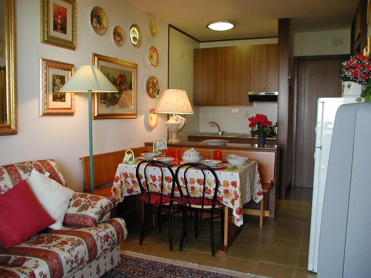 Complesso Solarium Apartamento Bibione Exterior foto