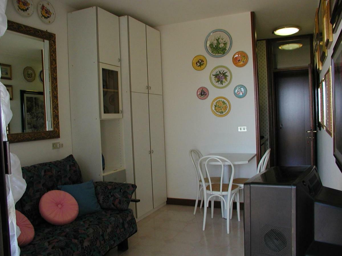 Complesso Solarium Apartamento Bibione Exterior foto